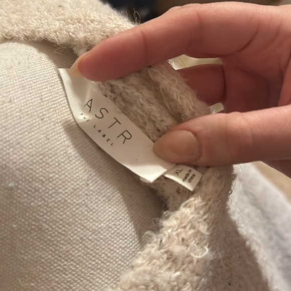 🎉Host Pick🎉 ASTR The Label Sweater - Picture 8 of 8